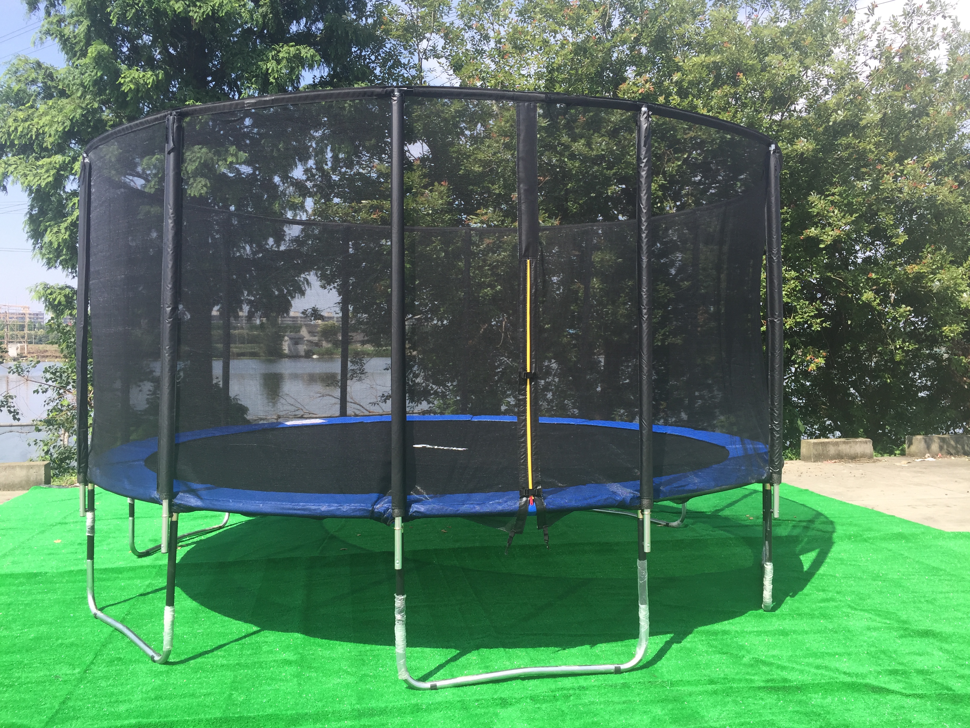 ExacMe Deluxe 15FT Round Trampoline W/ Carbon Fiber Tube Enclosure Net